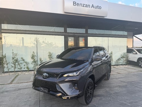 Toyota Fortuner SRV TSS