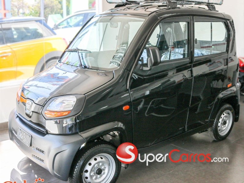 Bajaj Qute 2022 1157854 SuperCarros